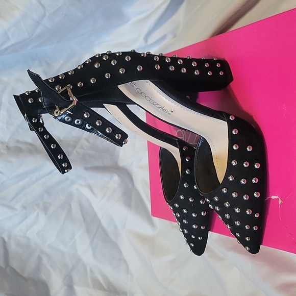 ShoeDazzle Stassi Black Silver Studded Heels - Picture 4 of 6